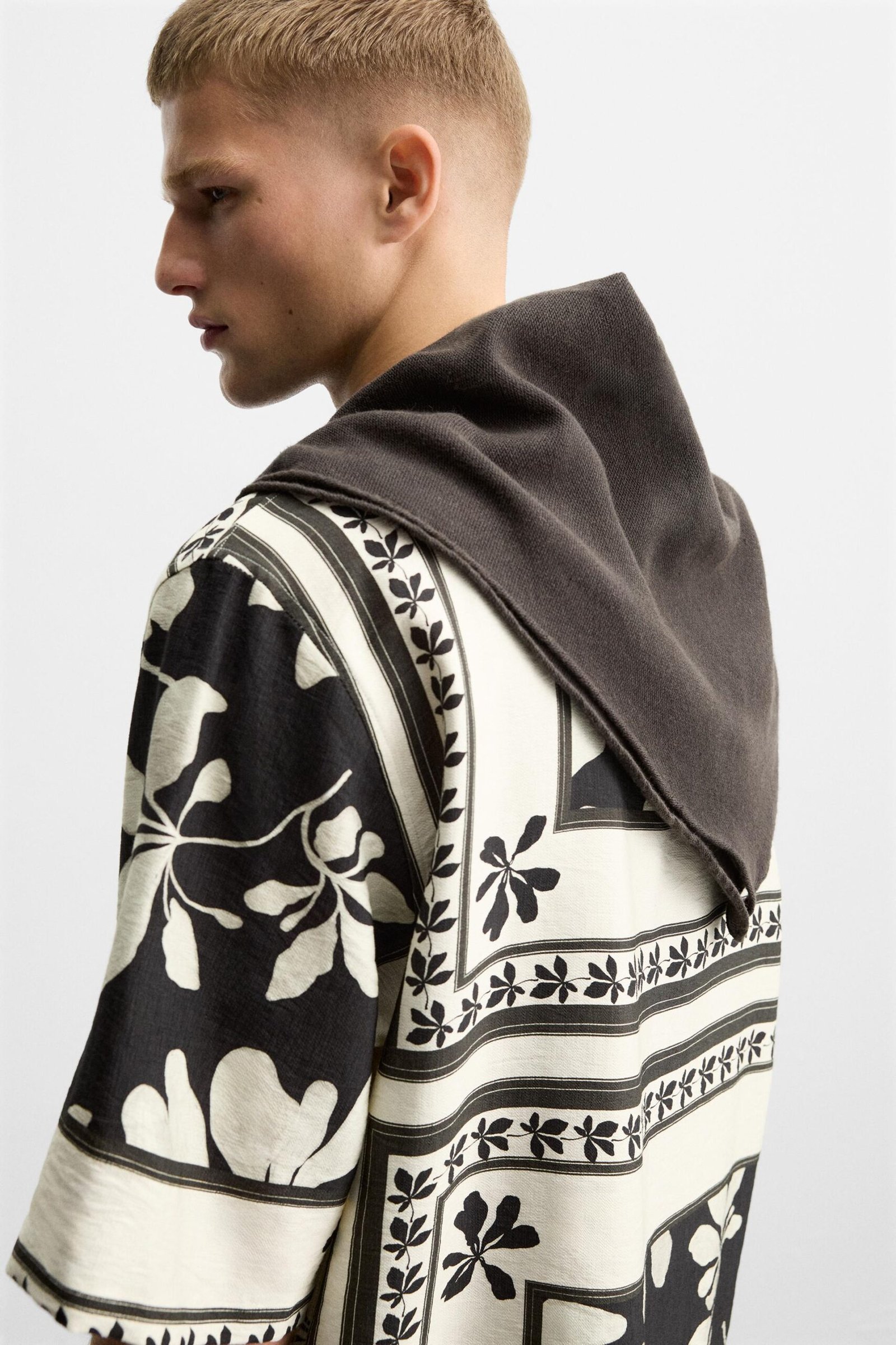 Short-Sleeved Shirt - Image 3